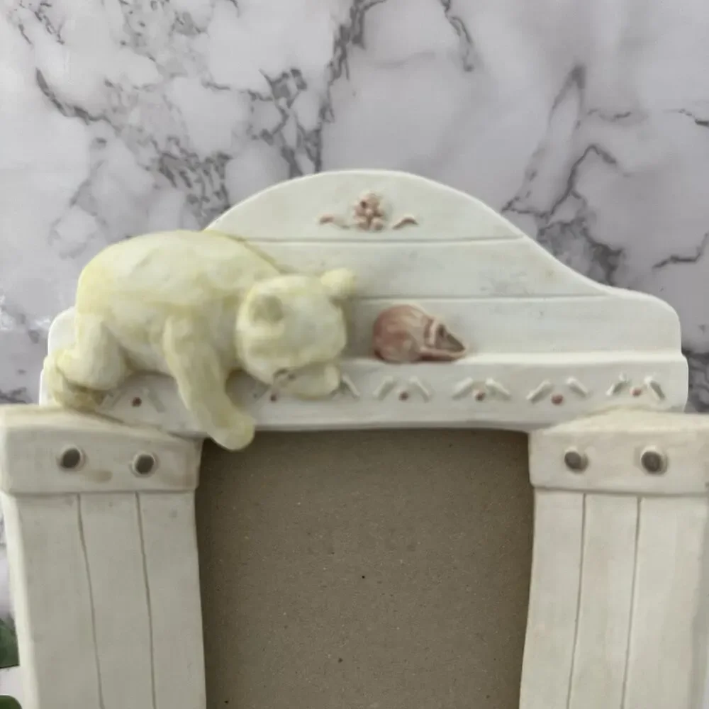 Disney Charpente Vintage Classic Winnie The Pooh Picture Frame Pastel White